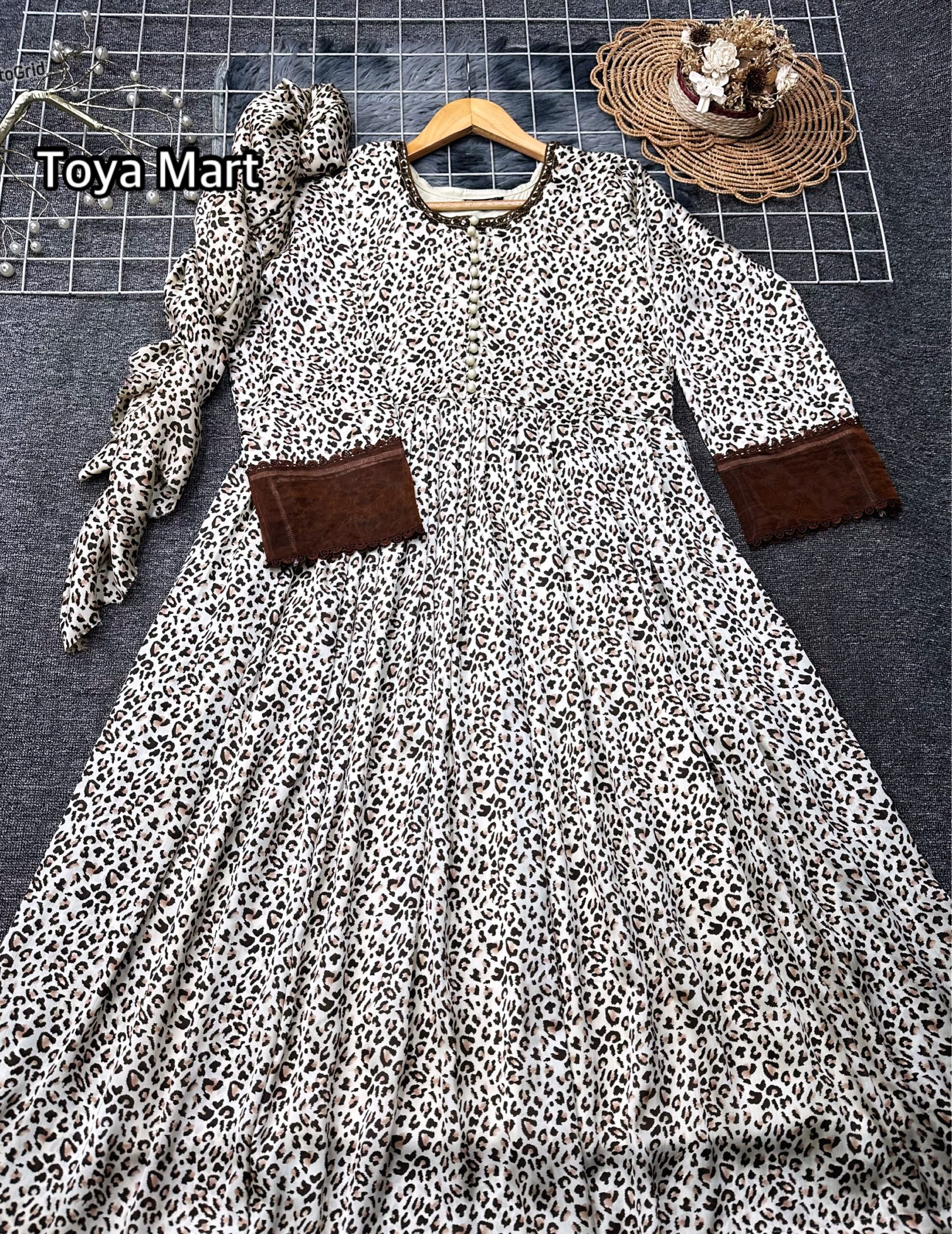 created-by-photogrid-800 Smart ekta printed gown - Image 1